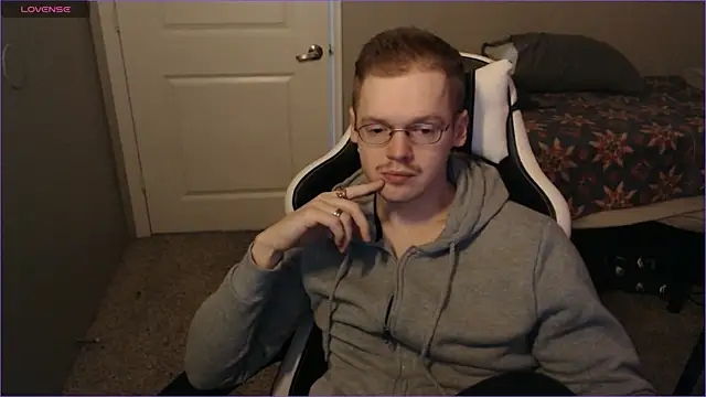 doloresman online show from February 26, 2025, 8:22 pm