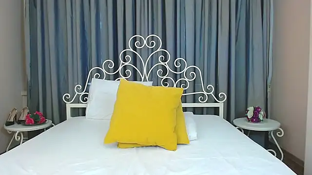 AndoraSweet online show from June 25, 2026, 5:12 am