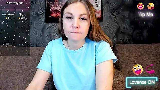 Snapshot of CassieMils chatting on December 4, 2025, 3:10 pm CassieMils online show from December 4, 2025, 3:10 pm