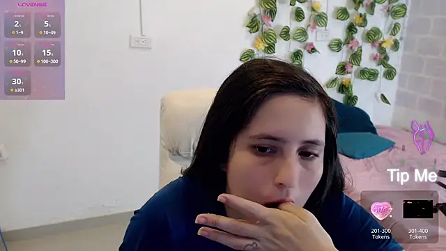 Snapshot of tania_sweet__ chatting on November 12, 2025, 8:19 pm tania sweet online show from November 12, 2025, 8:19 pm