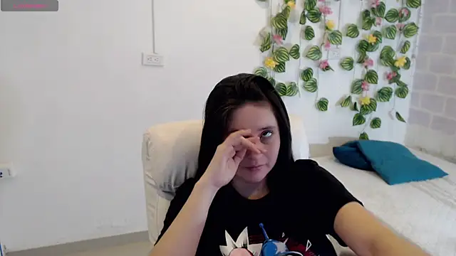 Snapshot of tania_sweet__ chatting on December 17, 2025, 4:13 pm tania sweet online show from December 17, 2025, 4:13 pm