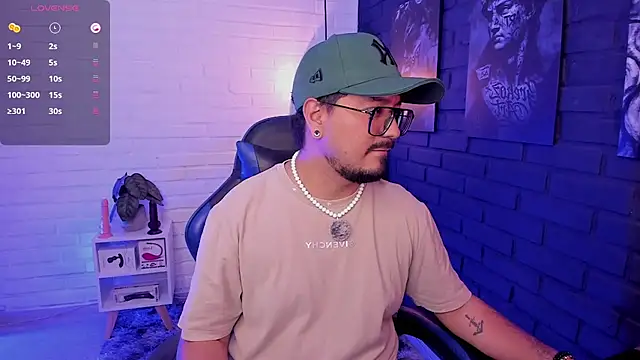 DaviidEvans  online show from June 13, 2026, 3:43 pm
