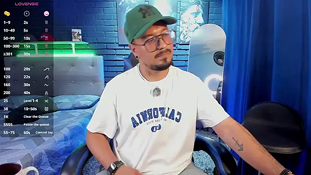 DaviidEvans  online show from July 10, 2026, 10:56 pm