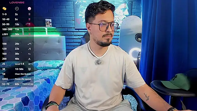 DaviidEvans  online show from July 12, 2026, 5:48 pm