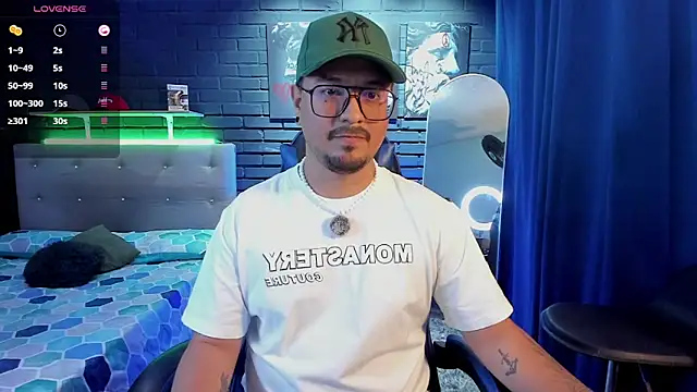 DaviidEvans  online show from July 13, 2026, 11:29 pm
