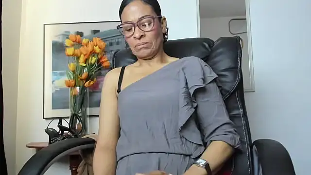 Aries Mature online show from October 30, 2025, 12:50 pm