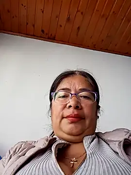   valentina18 online show from December 18, 2024, 1:02 pm