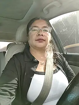 Snapshot of __valentina18 chatting on December 18, 2025, 1:39 pm valentina18 online show from December 18, 2025, 1:39 pm