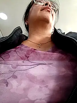   valentina18 online show from July 28, 2026, 8:23 pm