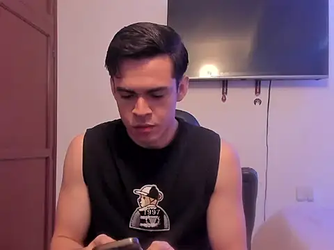 Snapshot of Lucian_Gomez_ chatting on October 13, 2025, 6:41 pm Lucian Gomez online show from October 13, 2025, 6:41 pm