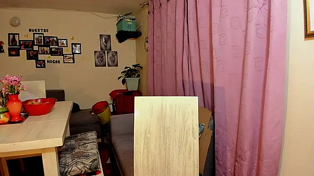 Snapshot of emma_luxy chatting on February 20, 2026, 6:37 am emma luxy online show from February 20, 2026, 6:37 am