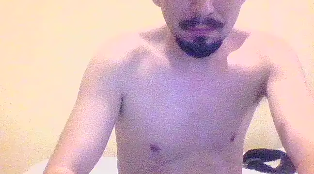 Snapshot of Tomthelong chatting on February 26, 2025, 8:33 pm Tomthelong online show from February 26, 2025, 8:33 pm