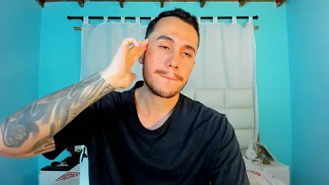 Snapshot of juan__jimenez chatting on November 19, 2025, 12:43 am juan jimenez online show from November 19, 2025, 12:43 am