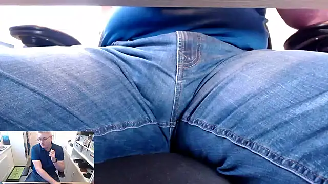 Snapshot of RicRockhard chatting on February 25, 2026, 9:08 am RicRockhard online show from February 25, 2026, 9:08 am