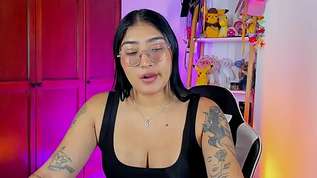 Snapshot of eymy-hadid chatting on December 4, 2025, 11:13 pm eymy-hadid online show from December 4, 2025, 11:13 pm