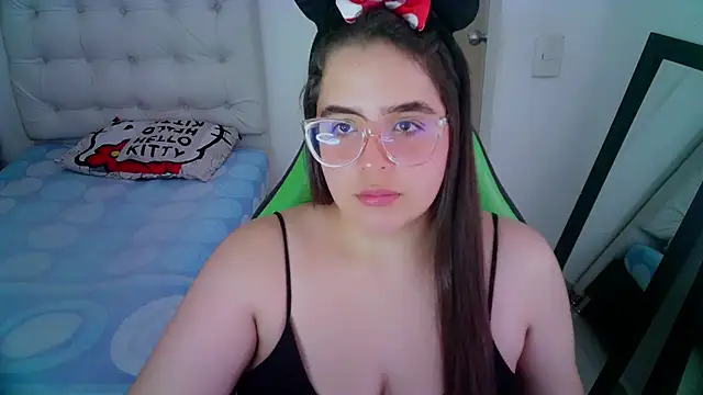 Snapshot of _alicia_z chatting on December 17, 2024, 6:09 pm alicia z online show from December 17, 2024, 6:09 pm