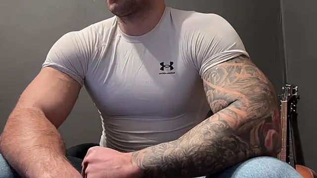 Snapshot of Mr_YourGod chatting on February 3, 2026, 3:37 am Mr YourGod online show from February 3, 2026, 3:37 am