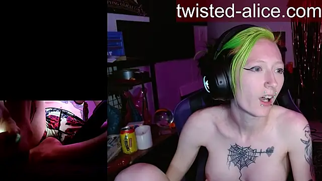 alicewonder09 online show from April 26, 2026, 3:37 am
