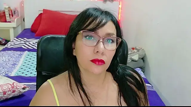 hottplay online show from May 17, 2026, 7:43 pm