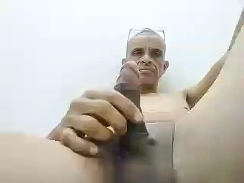 Snapshot of jrfm14 chatting on February 5, 2025, 12:31 am jrfm14 online show from February 5, 2025, 12:31 am