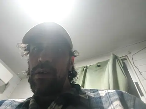 Snapshot of Hotcasados69 chatting on February 1, 2026, 4:44 am Hotcasados69 online show from February 1, 2026, 4:44 am