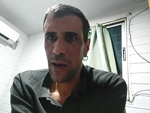 Snapshot of Hotcasados69 chatting on March 1, 2026, 3:41 am Hotcasados69 online show from March 1, 2026, 3:41 am