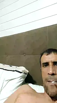 Snapshot of Hotcasados69 chatting on March 4, 2026, 6:19 am Hotcasados69 online show from March 4, 2026, 6:19 am