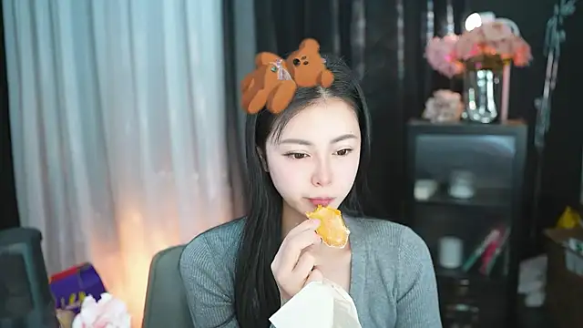 Ocean--Lili online show from March 13, 2025, 2:12 pm