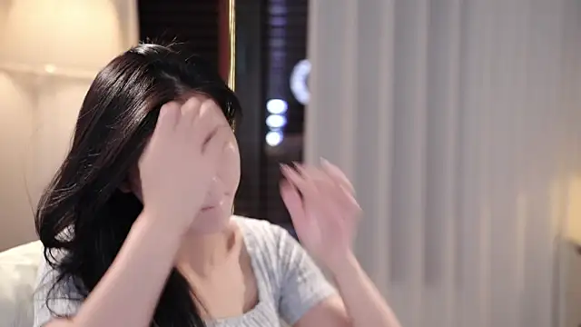 Ocean--Lili online show from September 22, 2025, 2:08 pm