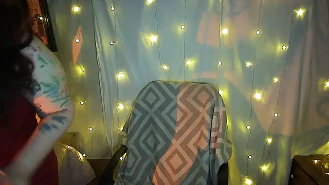 Victoria Marks online show from March 23, 2025, 2:04 am