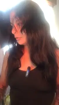 ZaraHoney online show from December 4, 2025, 8:50 pm