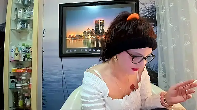 Snapshot of Mature4you44 chatting on February 1, 2025, 8:29 am Mature4you44 online show from February 1, 2025, 8:29 am