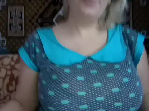 Snapshot of Diana_Britt chatting on December 14, 2024, 6:24 am Diana Britt online show from December 14, 2024, 6:24 am