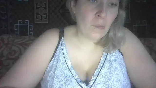 Snapshot of Diana_Britt chatting on December 2, 2025, 6:08 am Diana Britt online show from December 2, 2025, 6:08 am