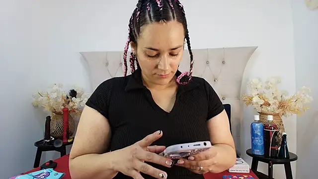 Snapshot of MIchelMomet chatting on March 22, 2025, 1:08 pm MIchelMomet online show from March 22, 2025, 1:08 pm