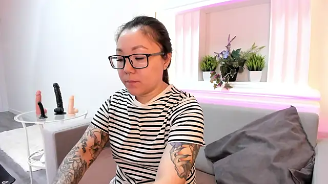 gentle muse online show from March 31, 2026, 12:01 am