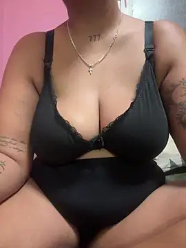 Snapshot of Madsion23 chatting on December 16, 2025, 8:14 pm Madsion23 online show from December 16, 2025, 8:14 pm