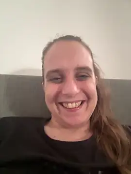 LadyChantale online show from April 23, 2026, 1:24 pm
