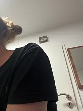 LadyChantale online show from May 19, 2026, 5:14 am
