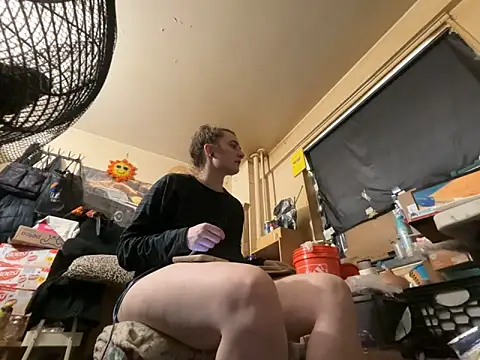 Snowbunnycake 131 online show from May 5, 2026, 7:22 pm