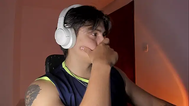 Snapshot of Giordano_Russo chatting on November 12, 2025, 4:35 am Giordano Russo online show from November 12, 2025, 4:35 am