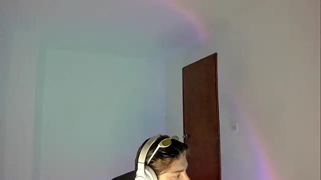 Snapshot of Giordano_Russo chatting on December 4, 2025, 1:04 am Giordano Russo online show from December 4, 2025, 1:04 am