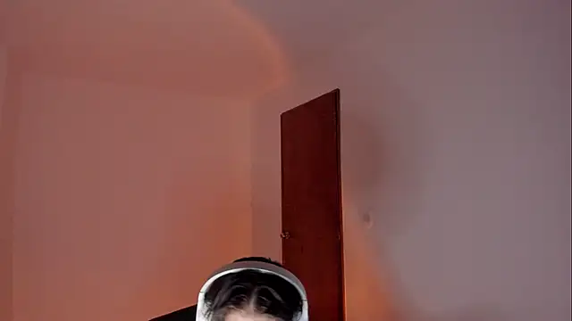 Snapshot of Giordano_Russo chatting on December 17, 2025, 12:16 am Giordano Russo online show from December 17, 2025, 12:16 am