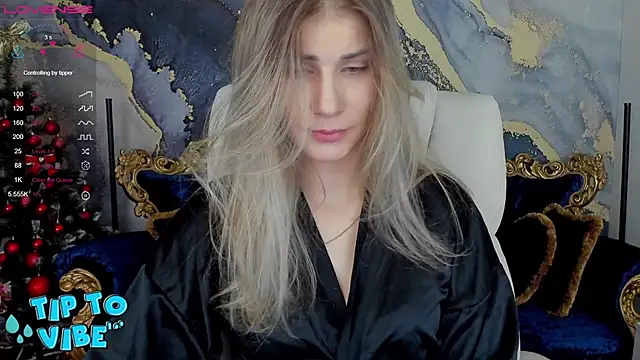 Snapshot of CassandraGood chatting on December 19, 2024, 11:46 pm CassandraGood online show from December 19, 2024, 11:46 pm