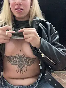 MariaMeir online show from December 15, 2025, 11:42 pm