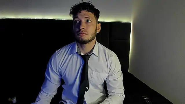 alejandro  2 online show from September 25, 2025, 2:21 pm