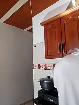 alejandro  2 online show from December 4, 2025, 8:28 pm