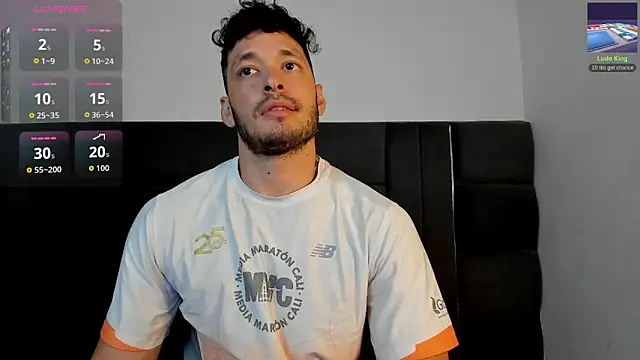 Snapshot of alejandro__2 chatting on February 8, 2026, 6:00 pm alejandro 2 online show from February 8, 2026, 6:00 pm