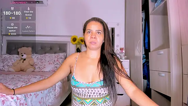 Snapshot of sharonDulce chatting on January 9, 2026, 1:52 am sharonDulce online show from January 9, 2026, 1:52 am