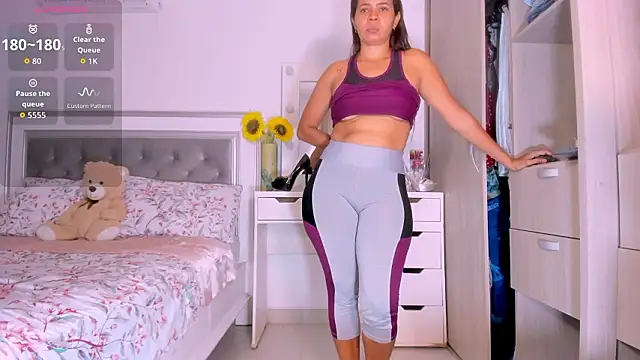 Snapshot of sharonDulce chatting on February 12, 2026, 2:17 am sharonDulce online show from February 12, 2026, 2:17 am